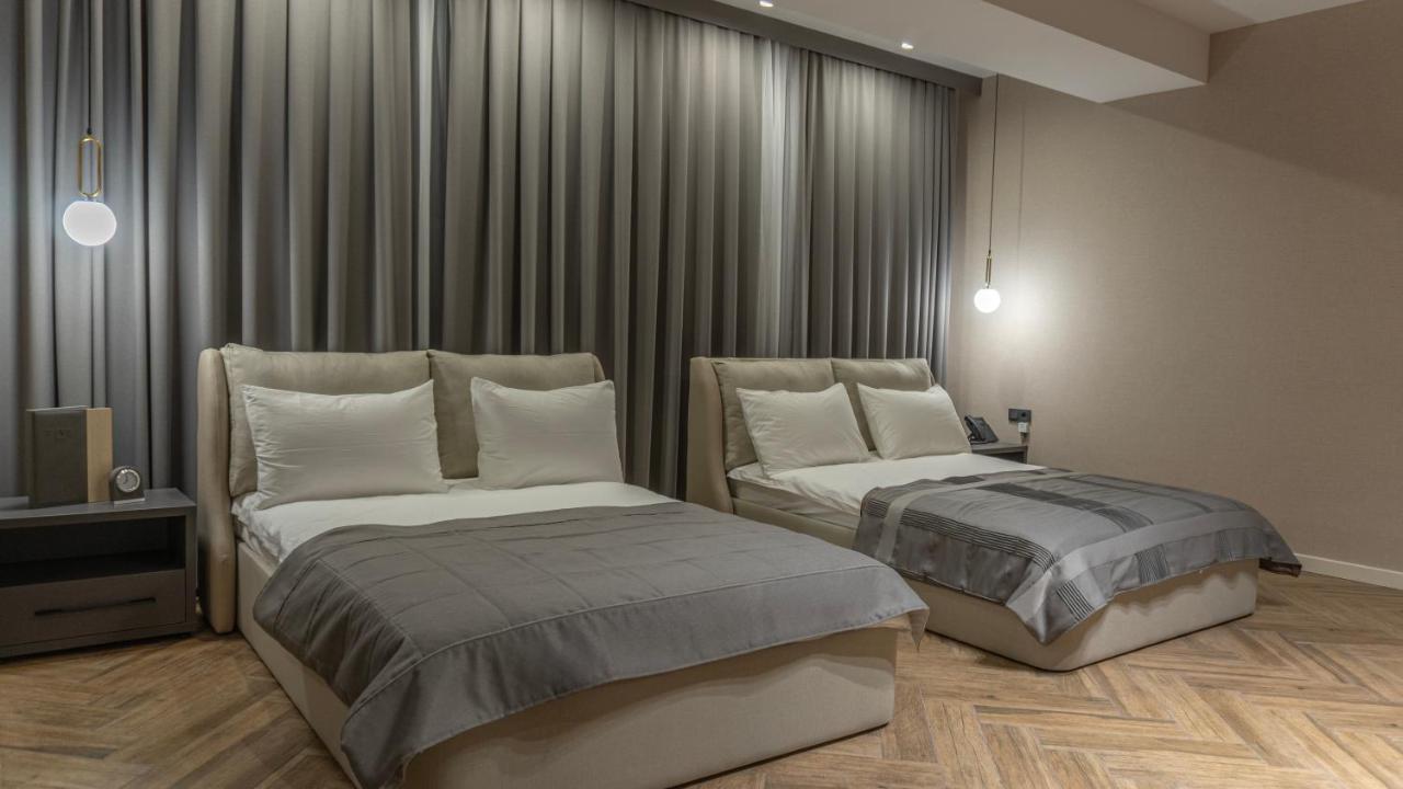 בישקק Five Hotel מראה חיצוני תמונה