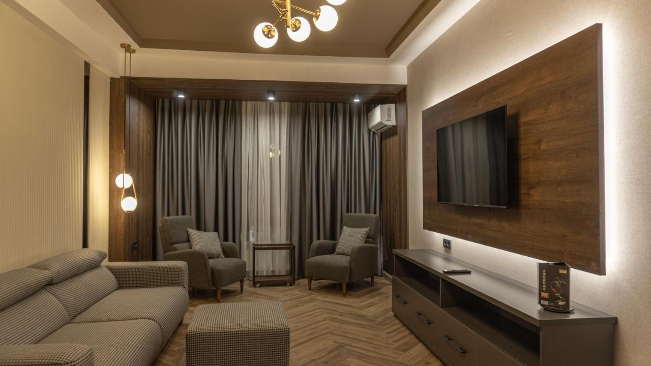 בישקק Five Hotel מראה חיצוני תמונה