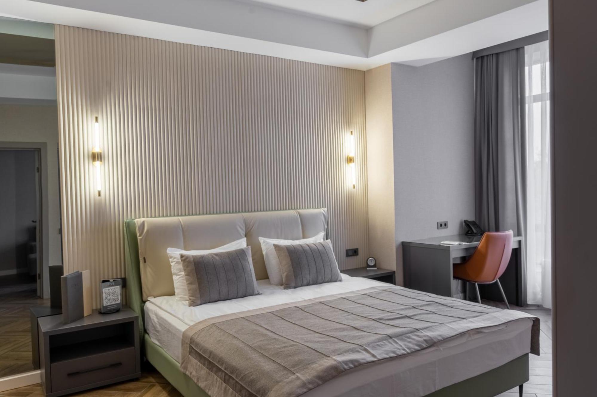 בישקק Five Hotel מראה חיצוני תמונה
