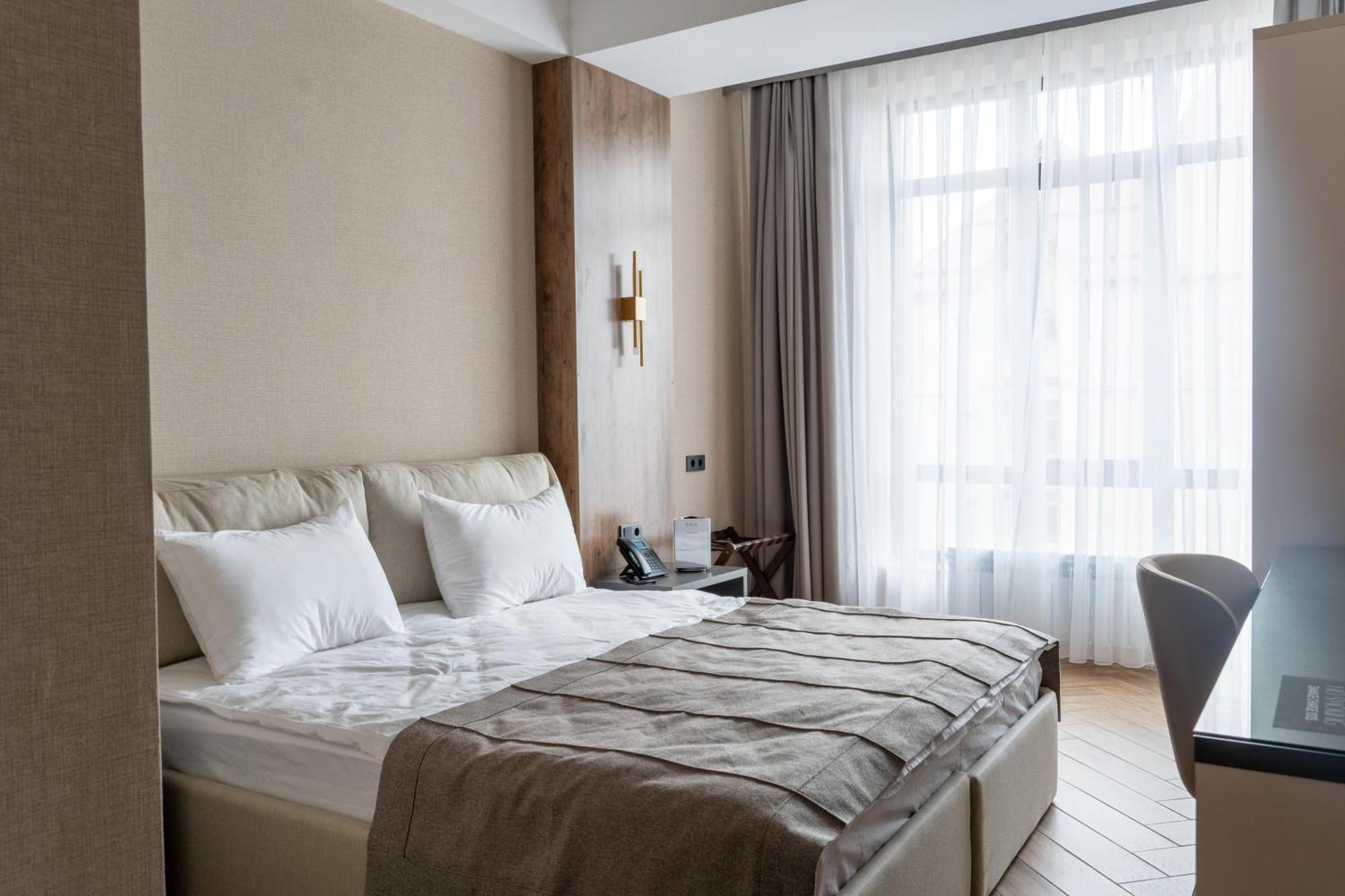 בישקק Five Hotel מראה חיצוני תמונה